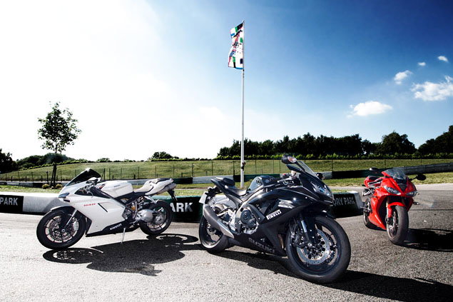 Parallel lives - Ducati Desmosedici RR and Samurai Type 5