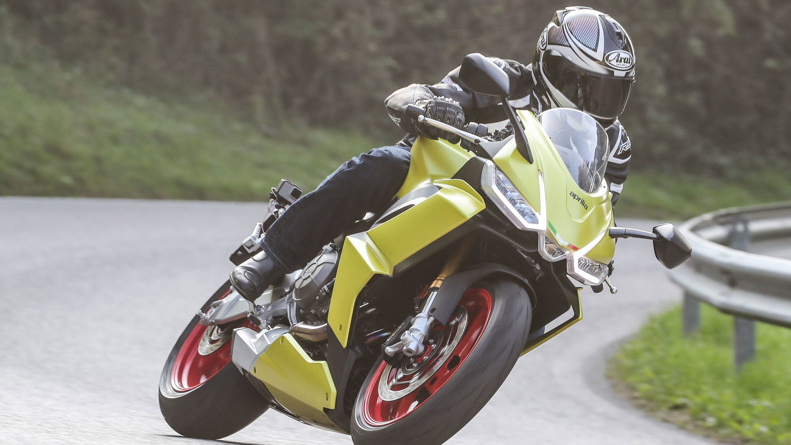Aprilia RS660 takes a corner