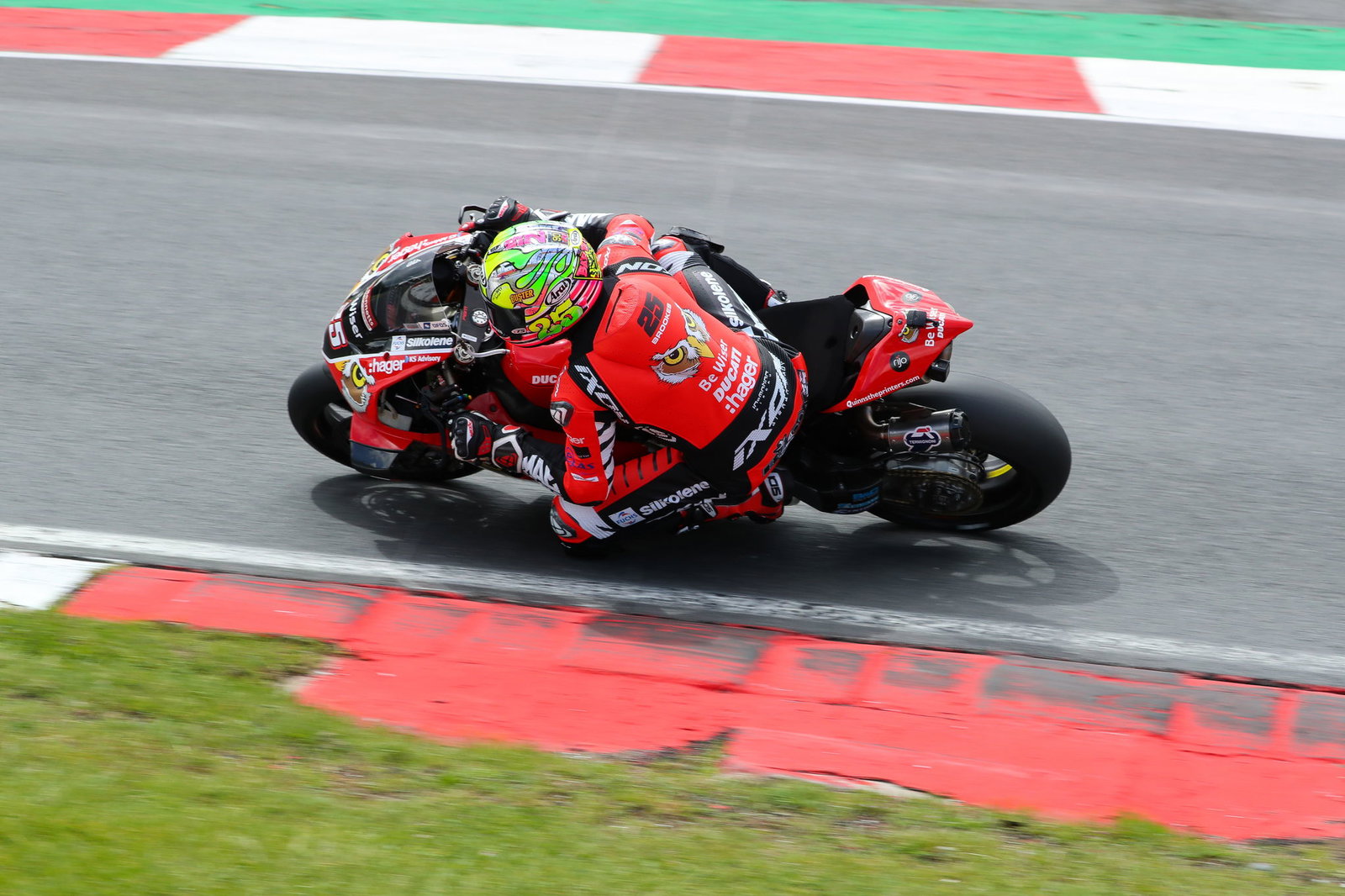 Brookes resists Bridewell for Brands Hatch double