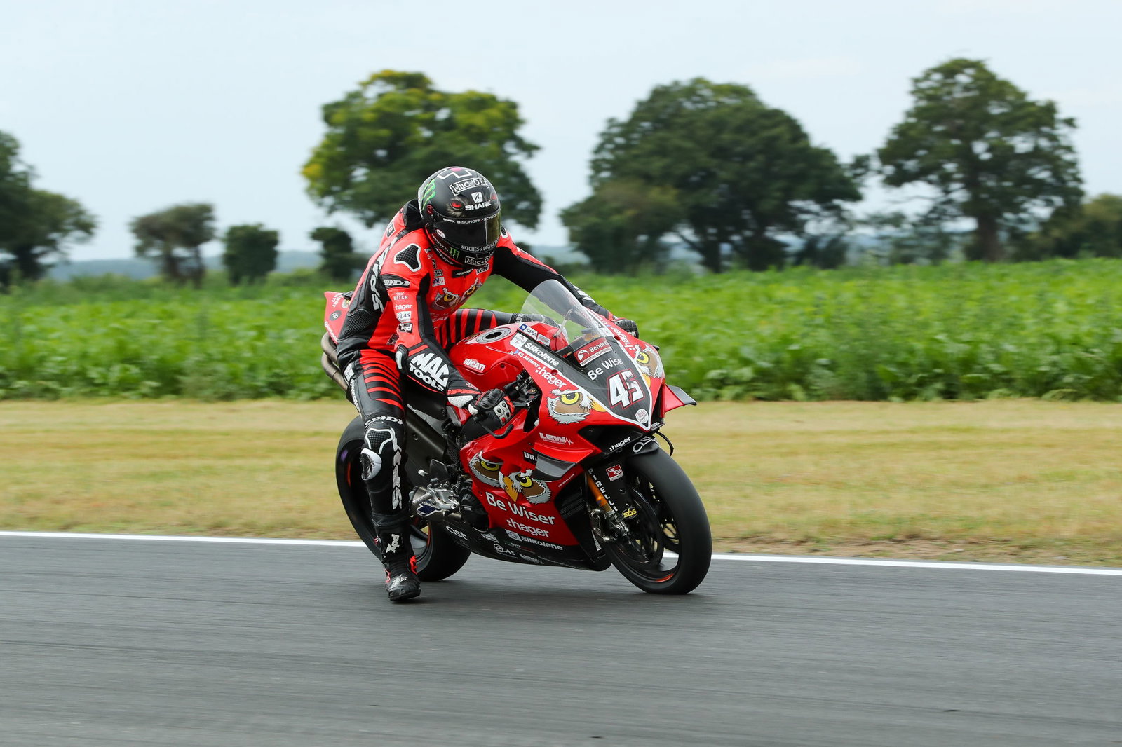 Redding doubles up to dominate at Snetterton