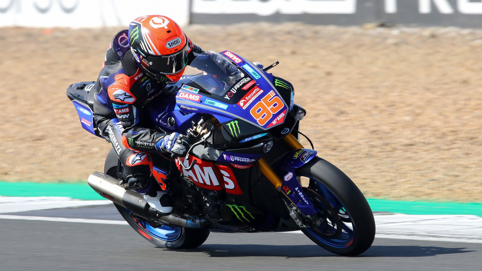 Mackenzie makes amends to deny Elliott BSB double