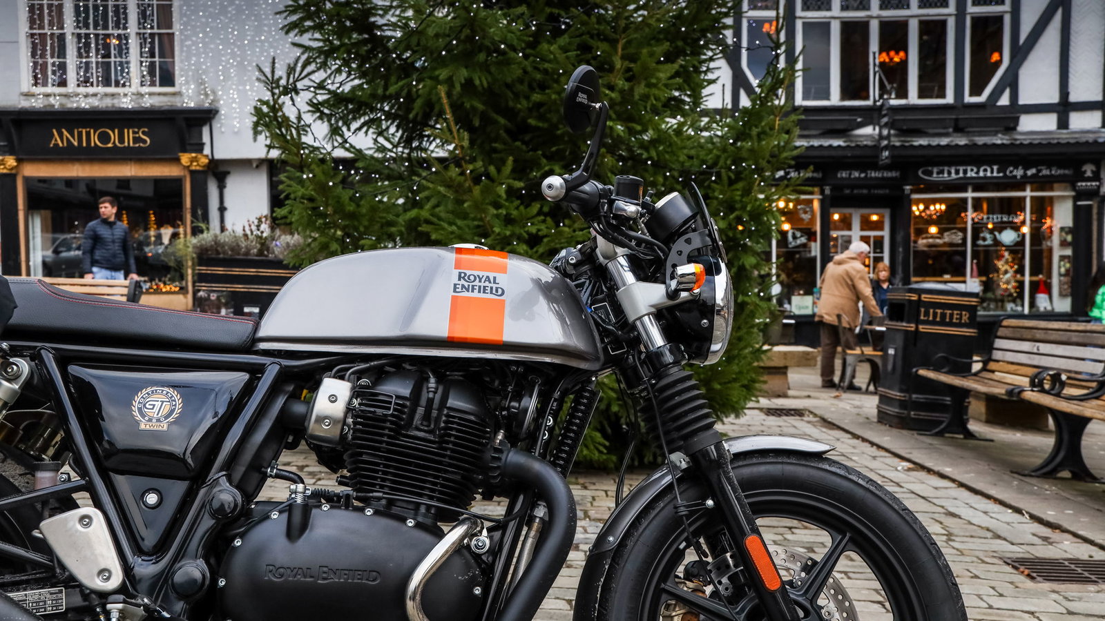 Royal Enfield Continental GT 650 in front of Christmas tree