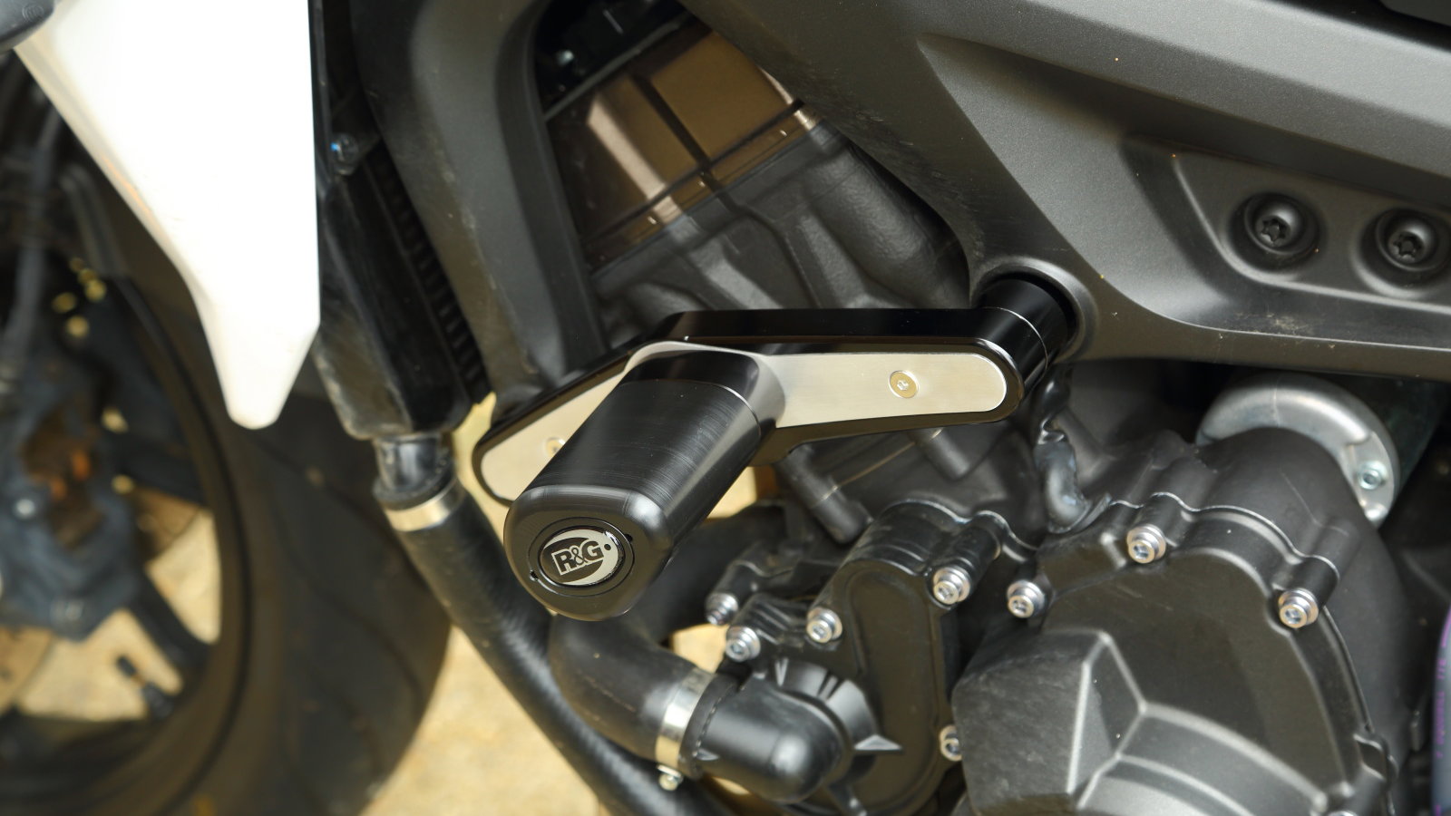R&G crash protectors for Yamaha Tracer 900