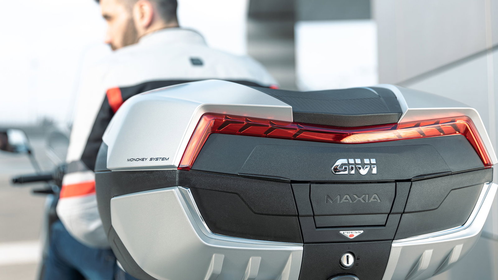 Givi Maxia 5 top box