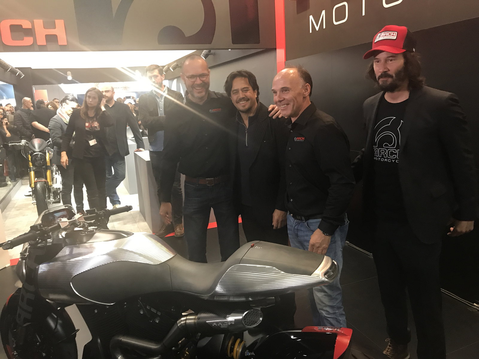 Honda reveals ‘CB4 Interceptor Concept’ at EICMA