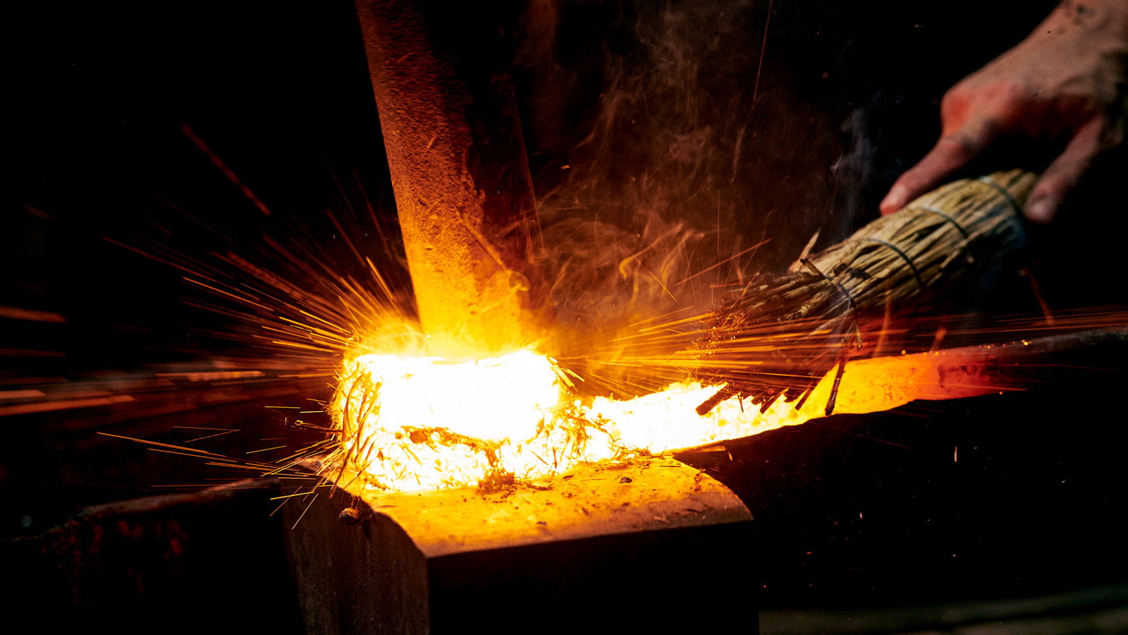 Suzuki Katana INTERMOT Teaser