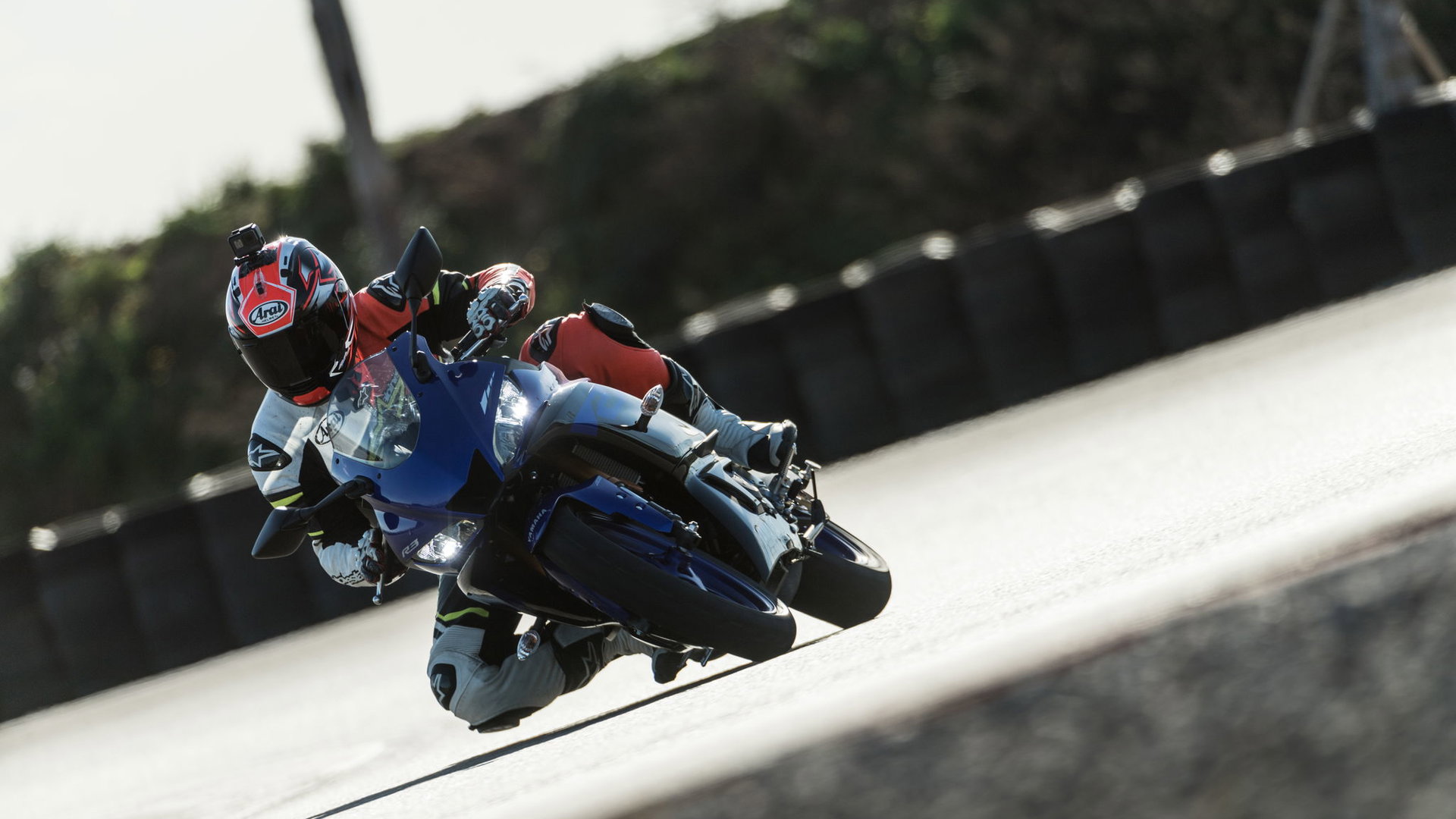 Yamaha R3 Rider Camera Vision WATCH: Yamaha R3 on-board video | Visordown