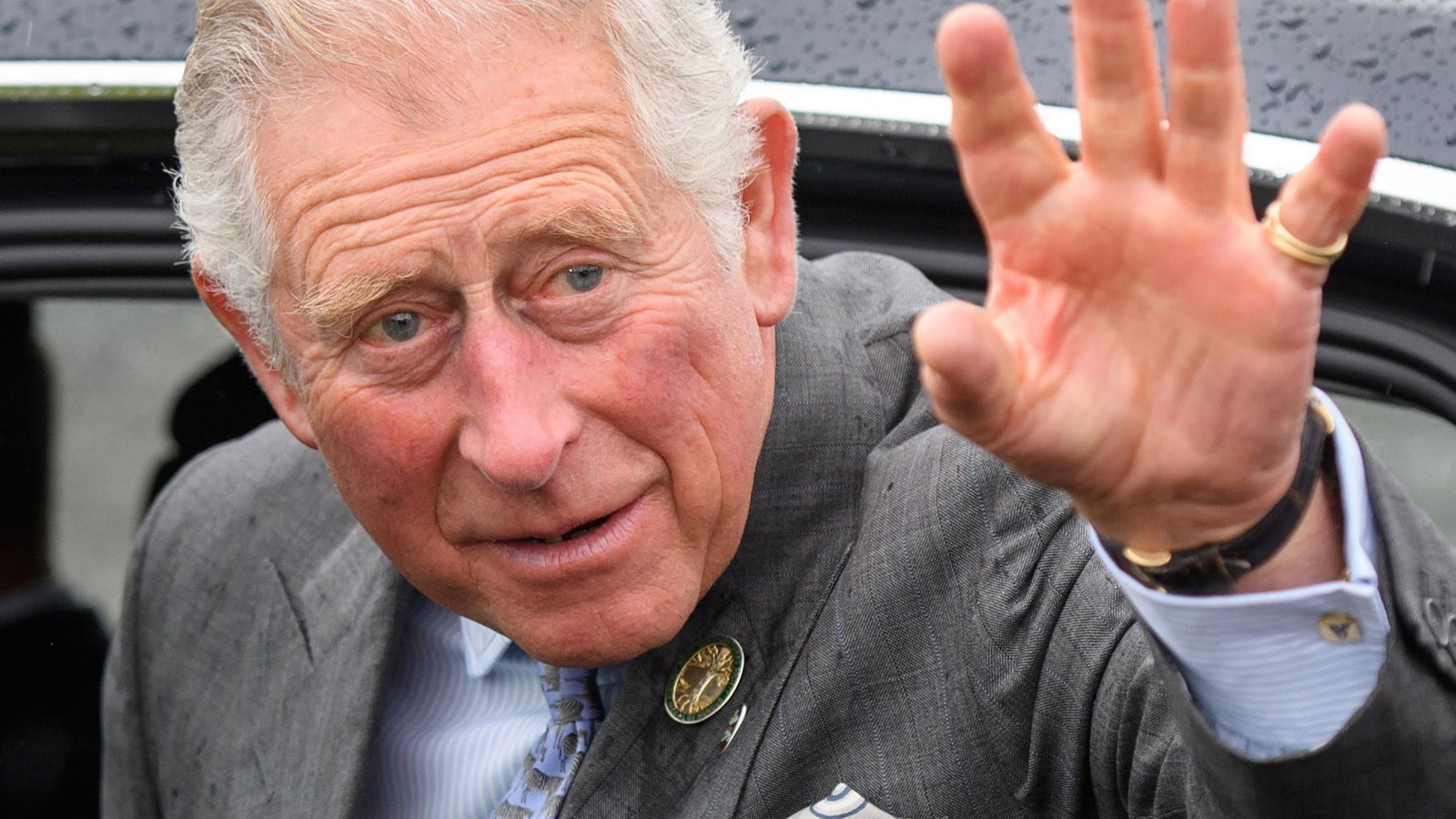 Aussie bike cops crash while escorting Prince Charles
