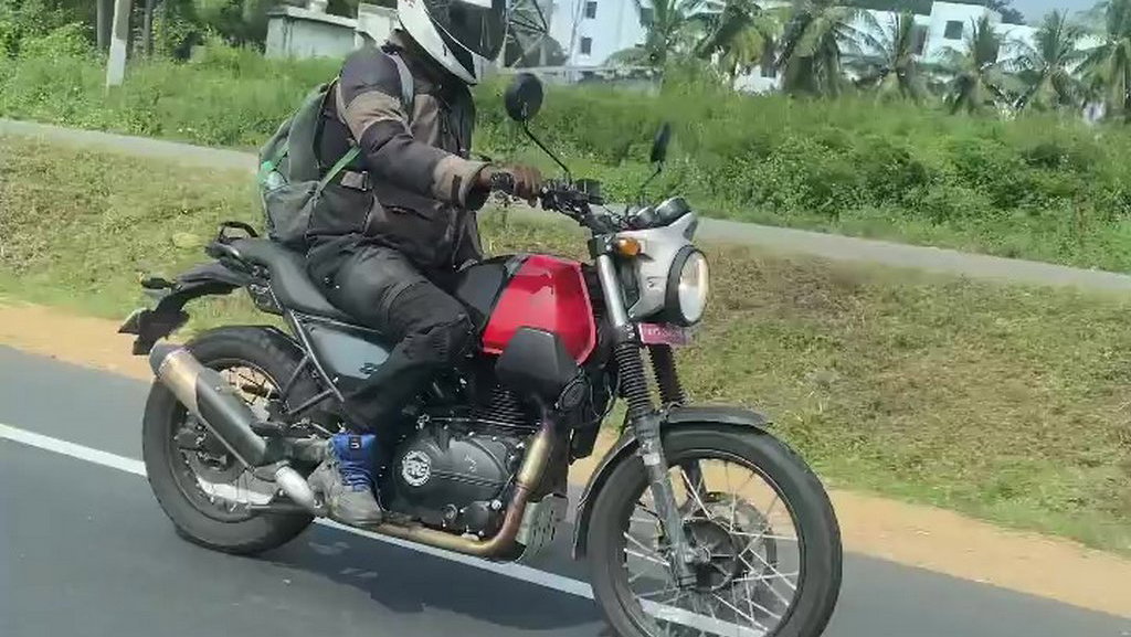 Royal Enfield Scram 411 spy shot