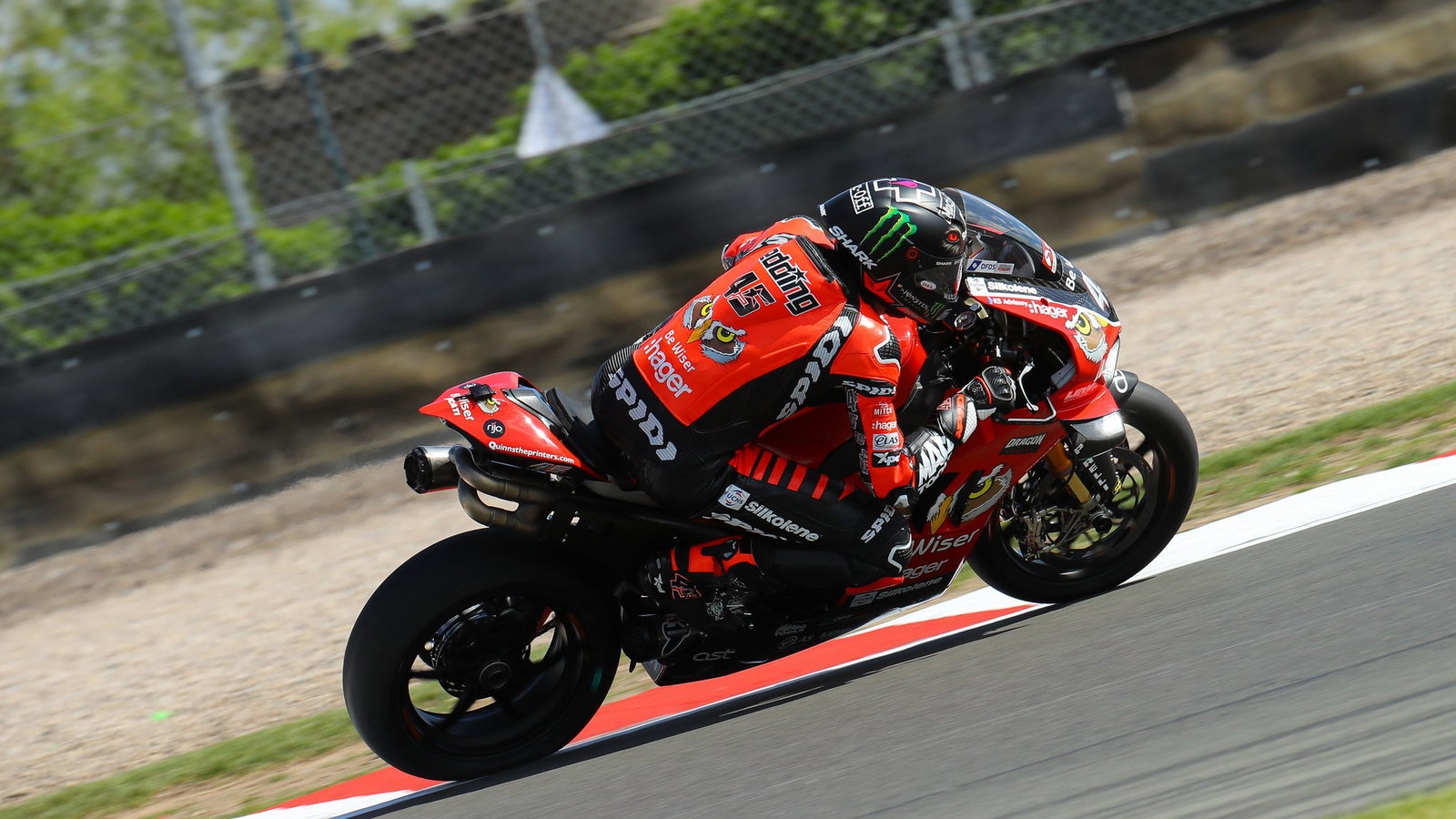 Scott Redding powers to Thruxton BSB pole at first attempt