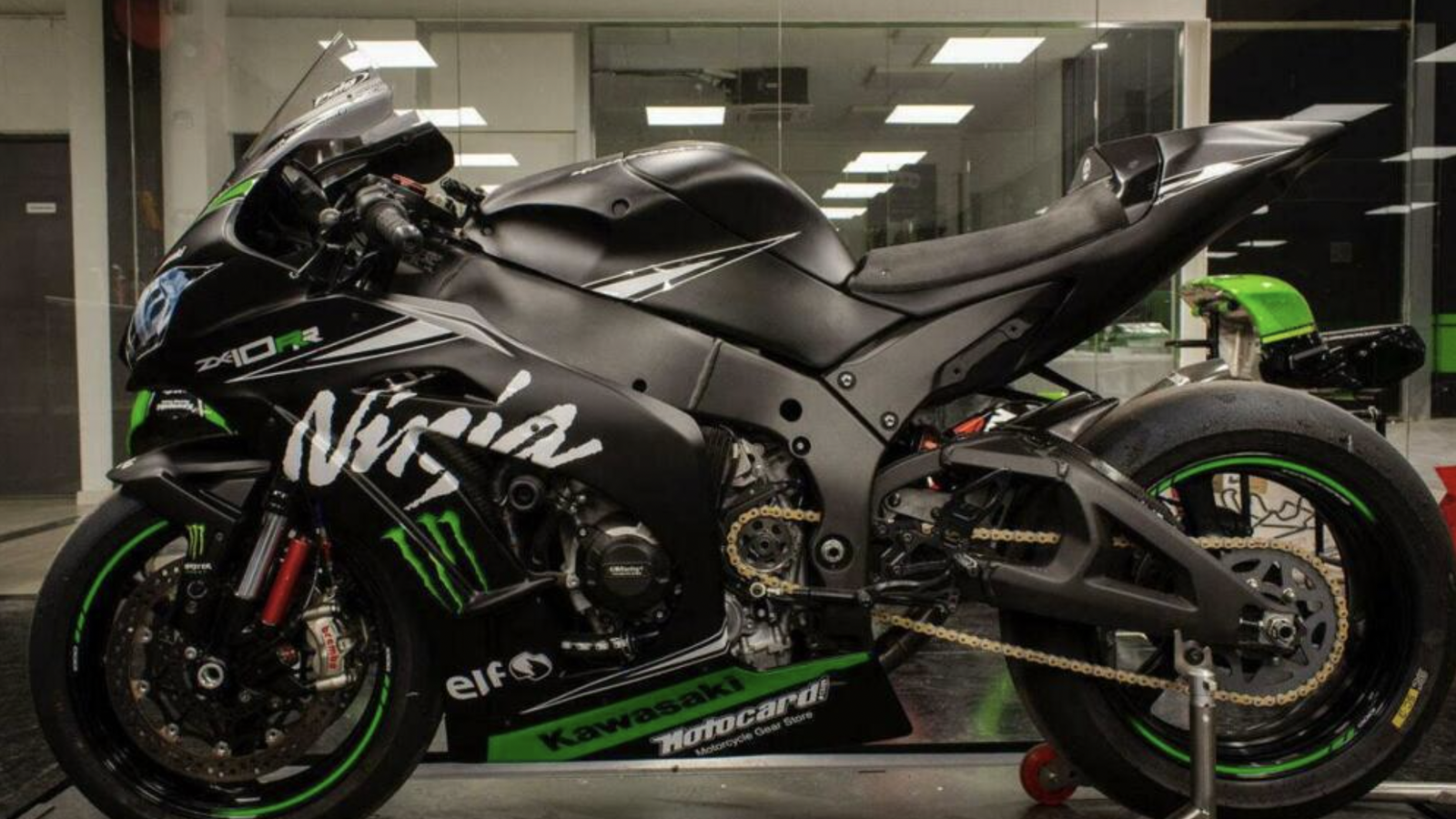 This Kawasaki ZX-10RR owned (carefully) by Jonathan Rea just sold for ...