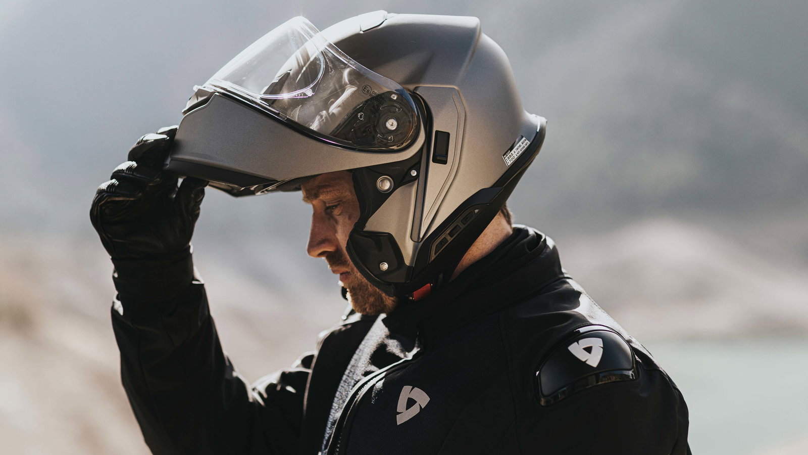 Shoei Neotec 3