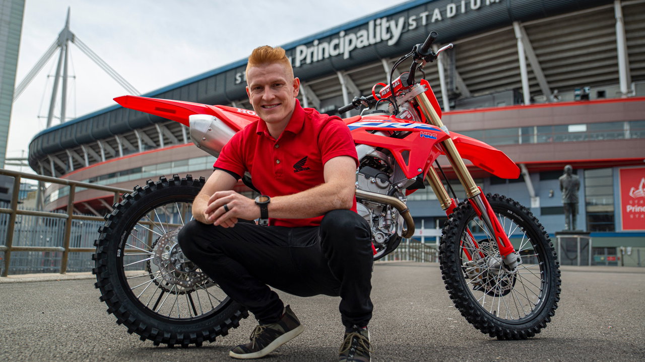Max Anstie with Honda CRF450R outside Principality Stadium. - World Supercross