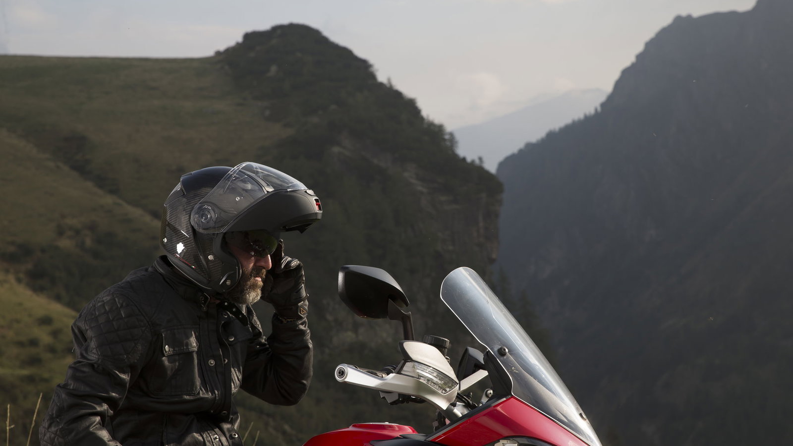 Caberg Levo X Carbon