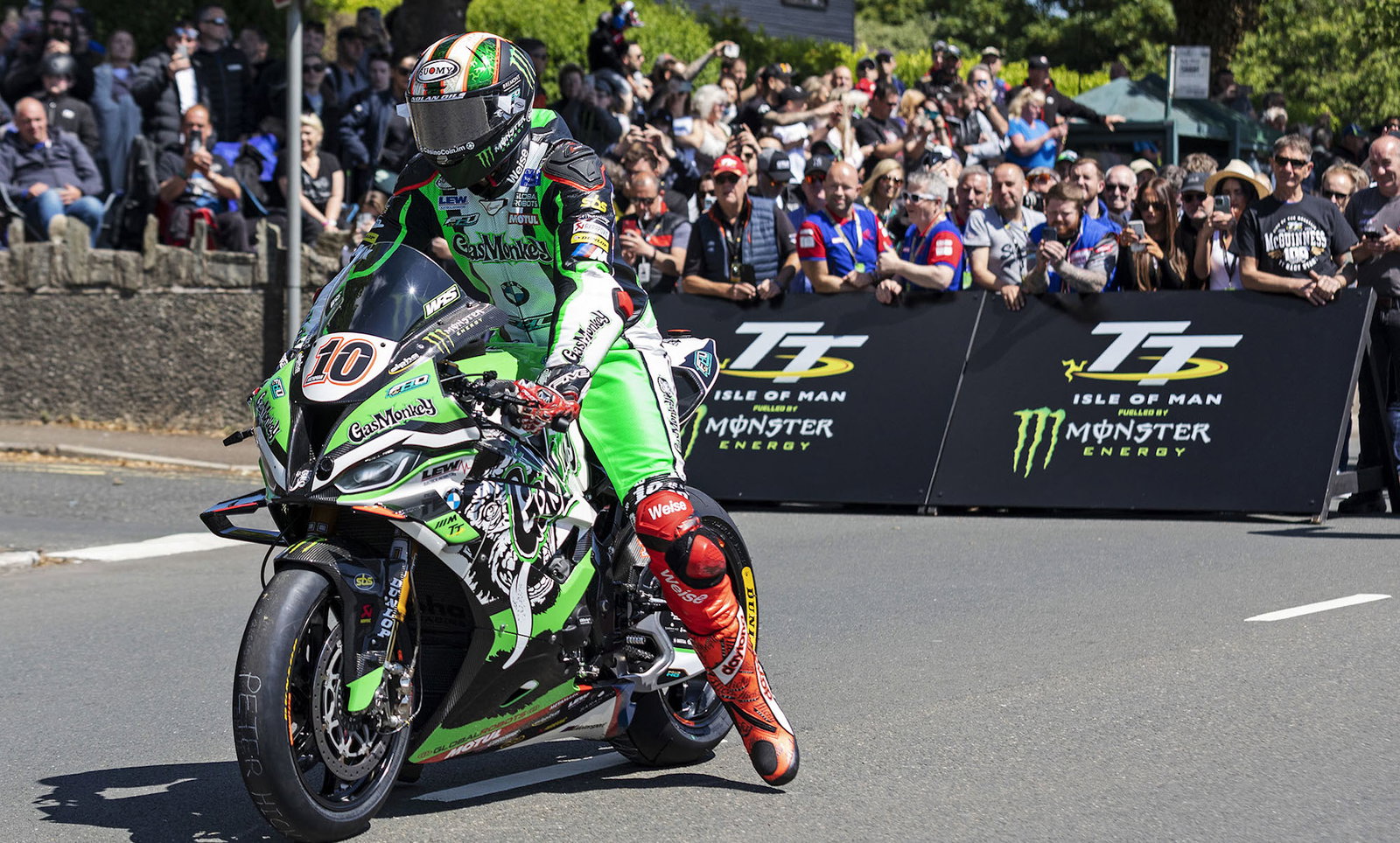 ローヘン・トップス(ブラミンク、カオス、ハイク、マメ、サカイ 2022 Isle of Man TT | Hickman caps off dominant TT with fourth win