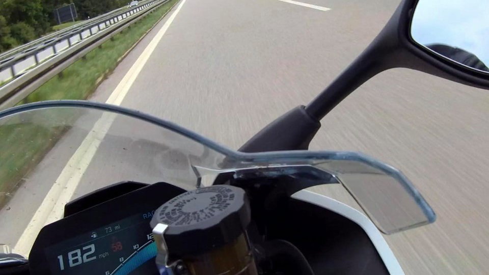 Autobahn speed limits declined by German parliament