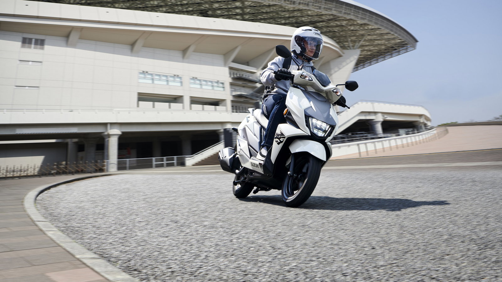 Avenis 125