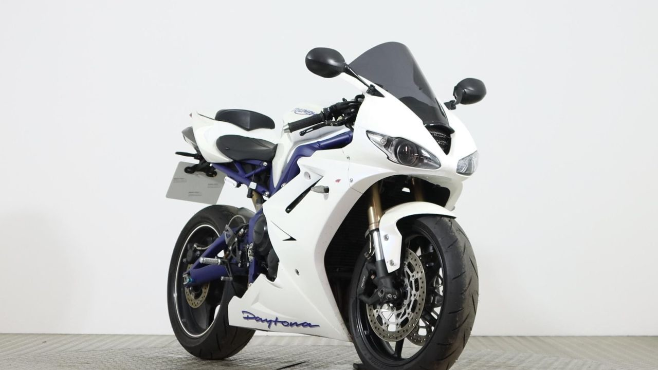 Triumph Daytona 675. - SuperBike Factory