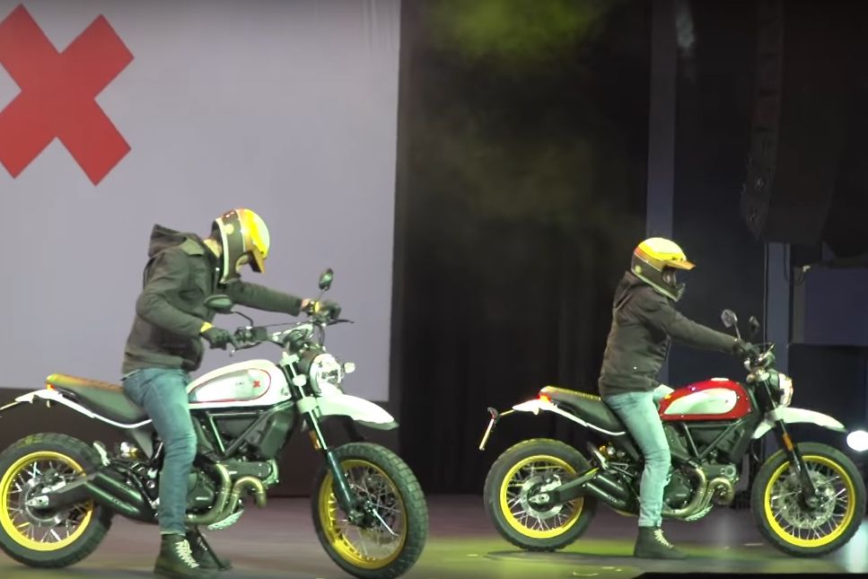 Watch Casey Stoner present the new Ducati 1299 Superleggera 