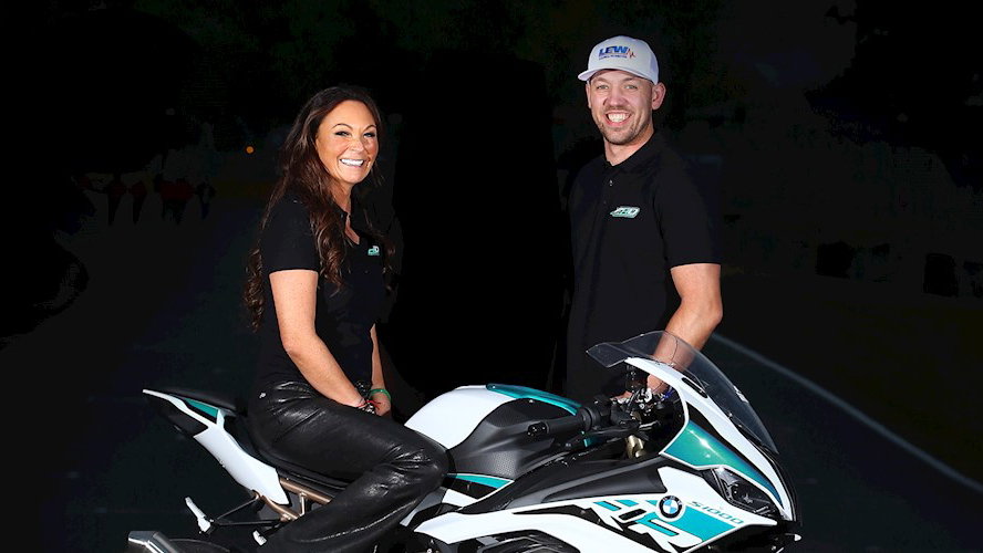 BMW M 1000 RR Faye Ho Peter Hickman