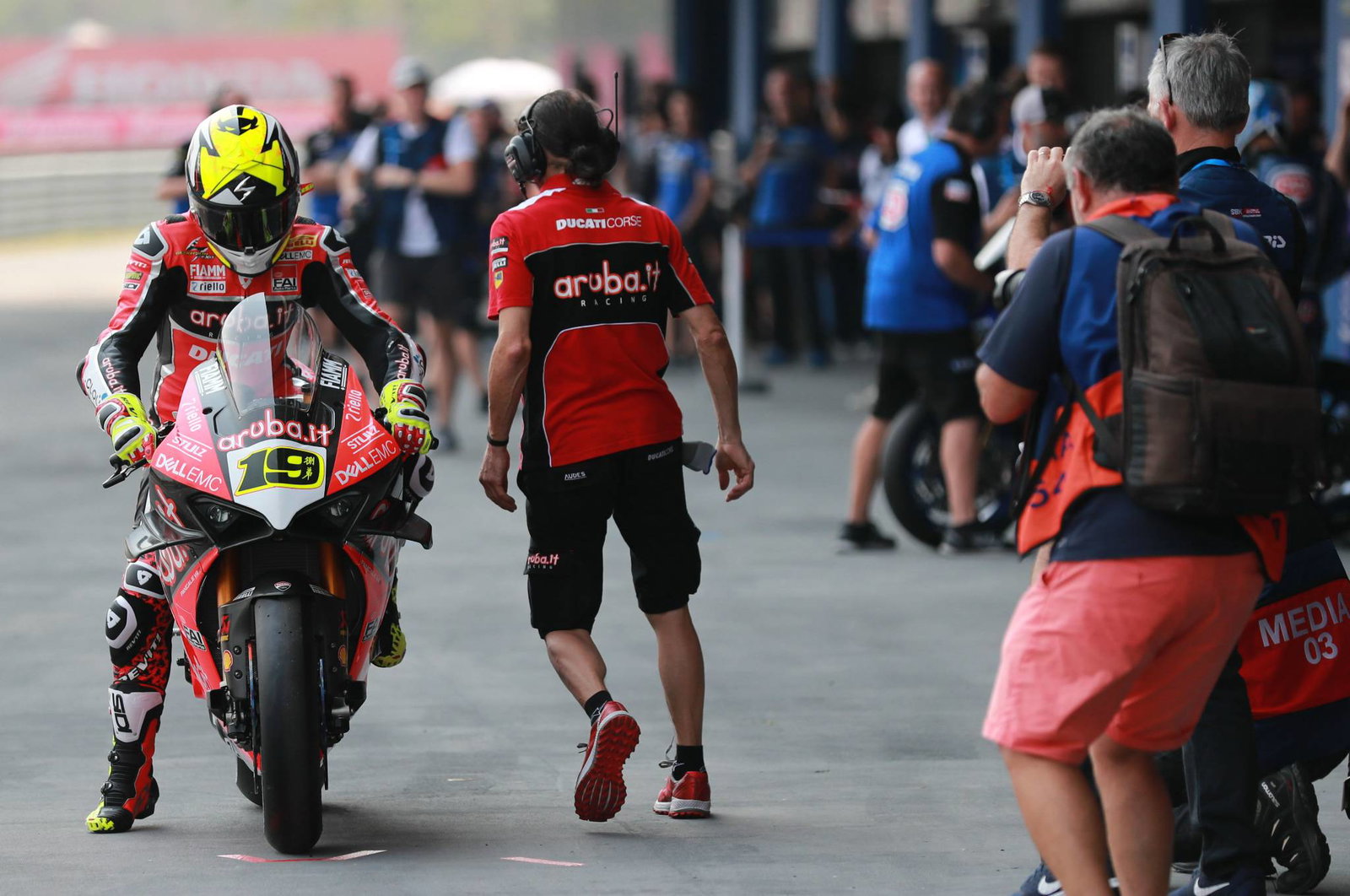 Warokorn undergoes surgery on broken vertebrae