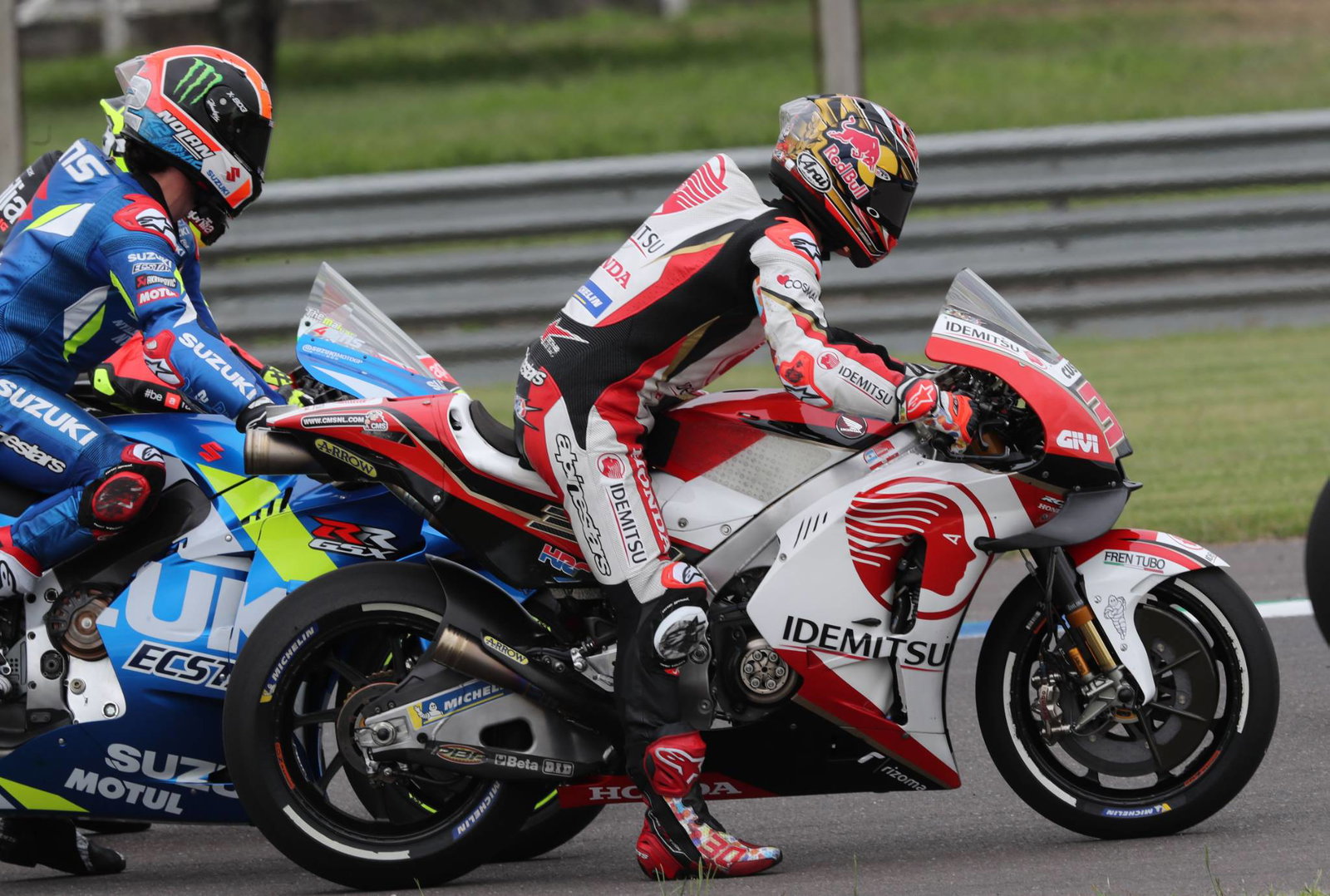 Vinales plans 'aggressive start', Rossi 'good pace'