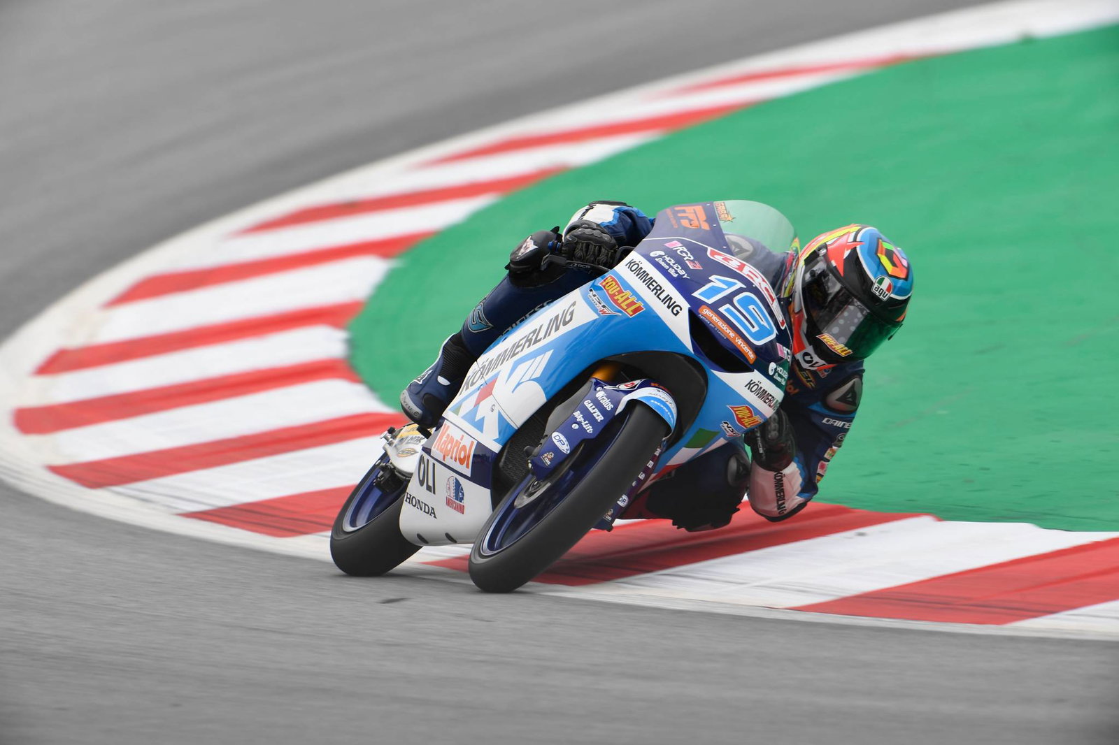 Moto2 Catalunya: Fast Fernandez claims maiden pole position