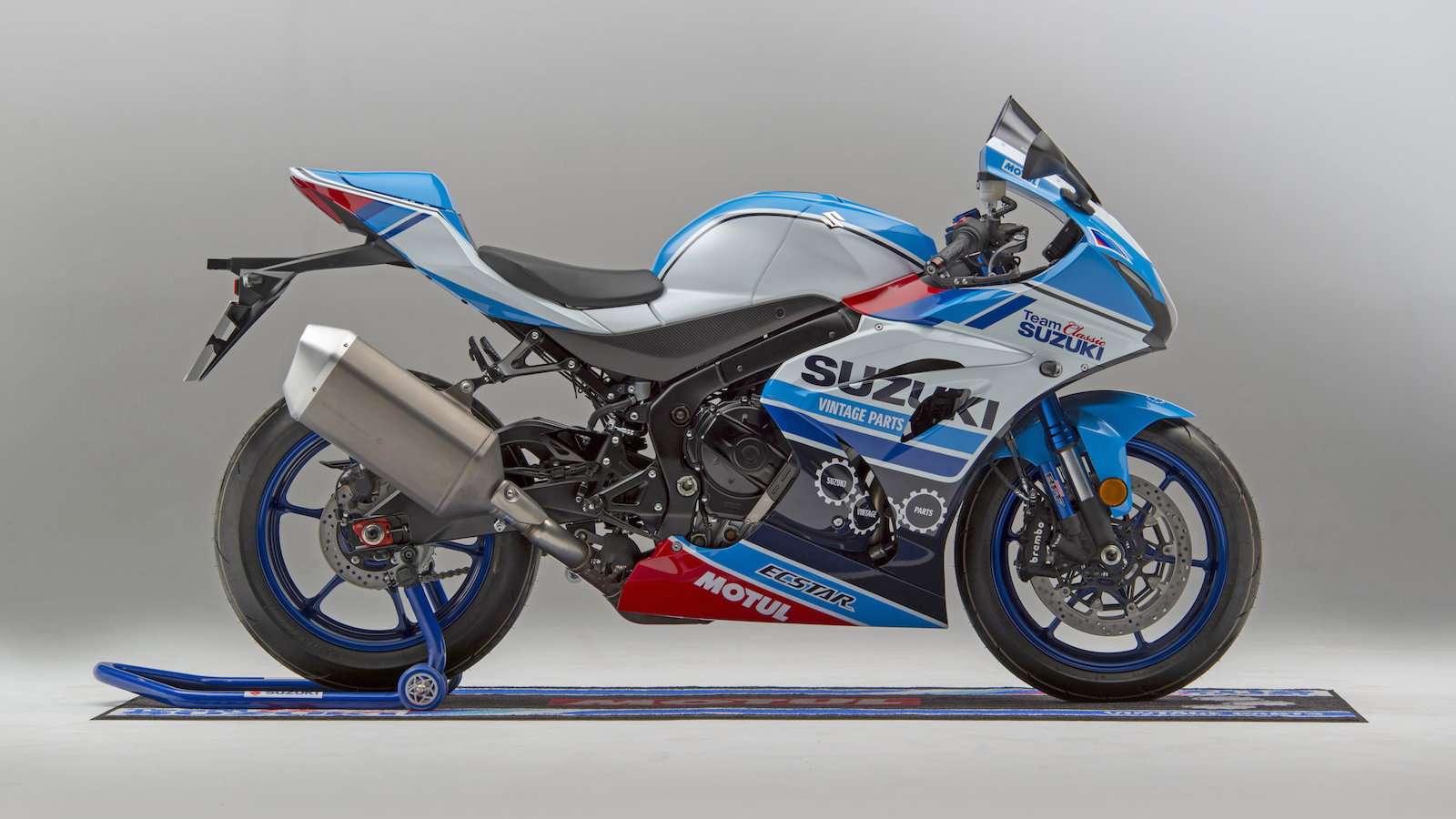 Classic Suzuki GSX-R1000R replica