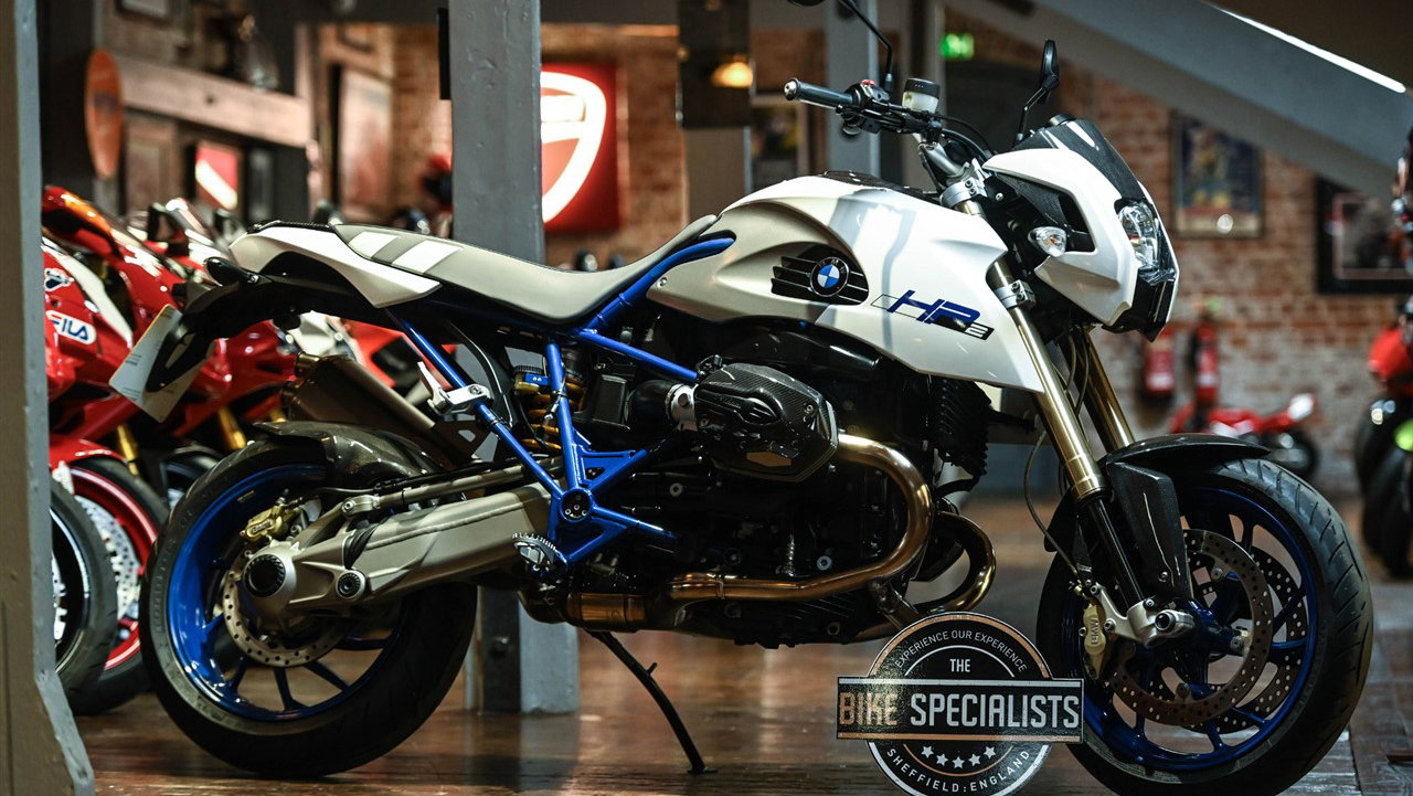 BMW HP2 Megamoto - side