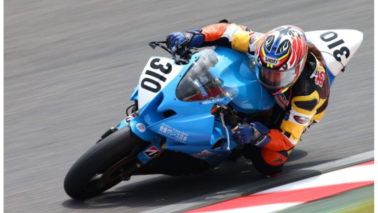 Airi Nakayama on Yamaha R6. - Yamaha