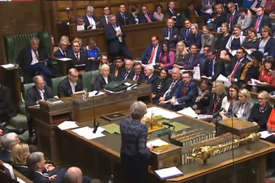 Pole-wielding builders see bike thieves off