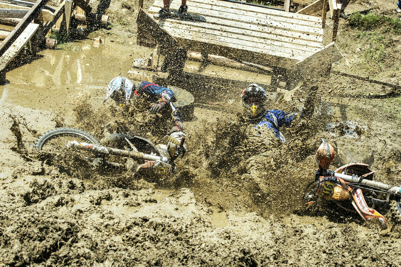 Watch the top three runs from the 2017 Red Bull X-Fighters