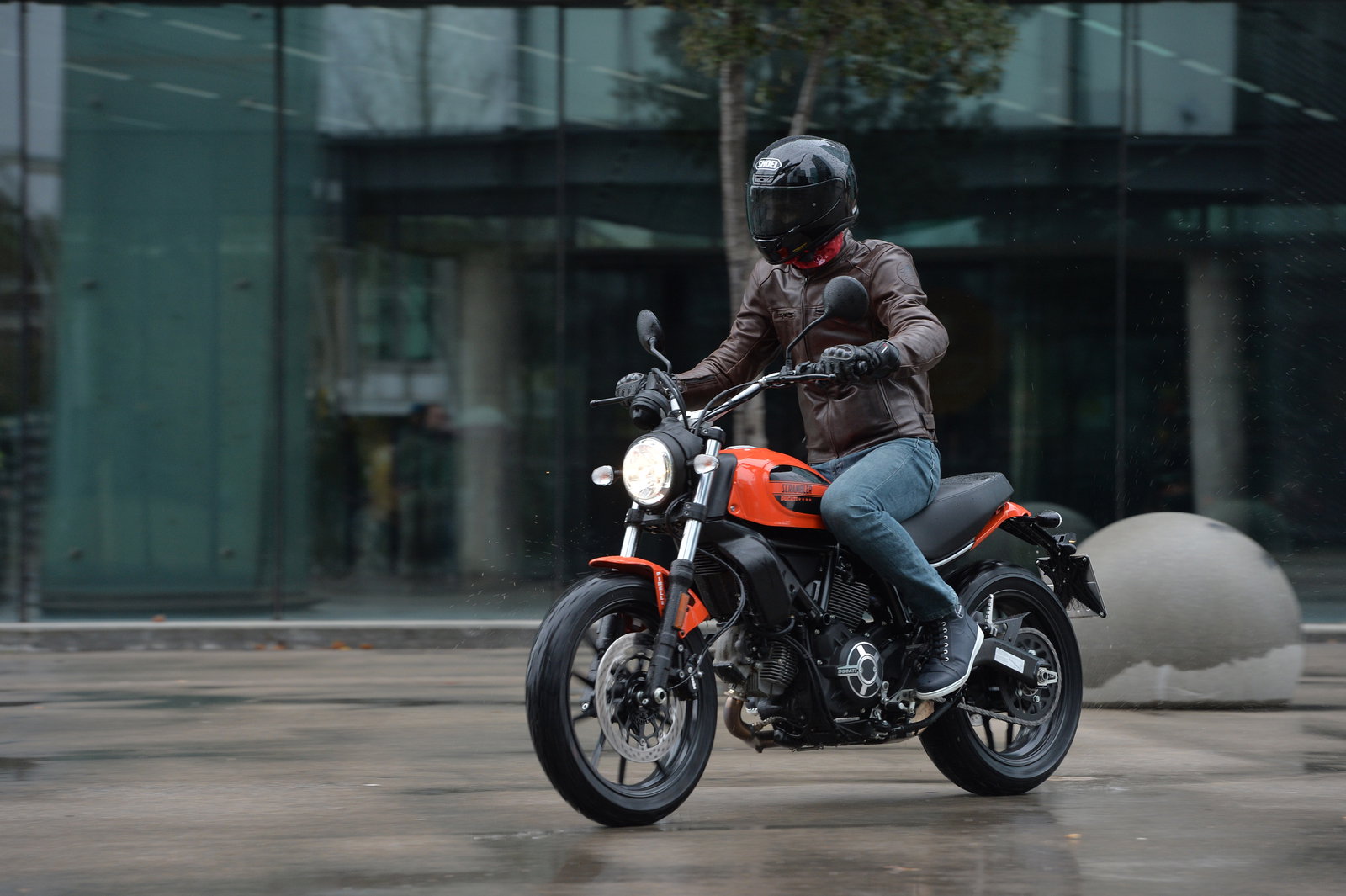 Ducati Hypermotard 939 video review