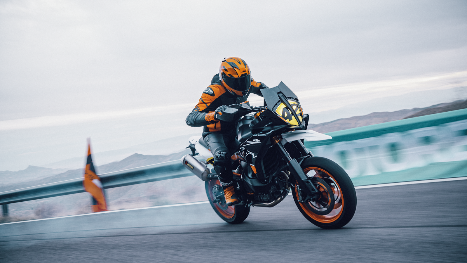 2023 KTM 890 SMT
