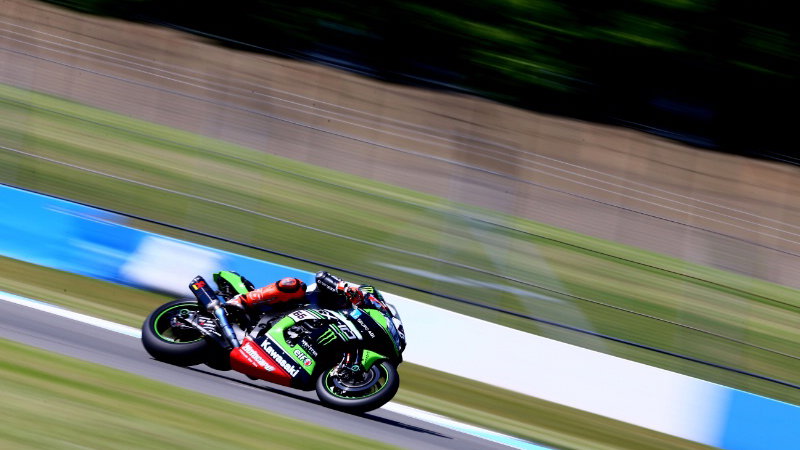Tom Sykes, Kawasaki Racing Team, Donington Park [Credit: Gold and Goose]
