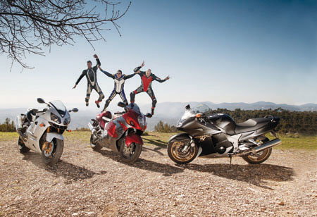 Road Test: CBR1100XX V ZX-12R V GSX1300R | Visordown