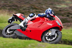 Bloodlust - Honda NR750 vs. Ducati Desmosedici