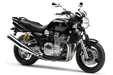 YAMAHA XJR1300 ブラックタンク First Look: 2009 Yamaha XJR1300 | Visordown
