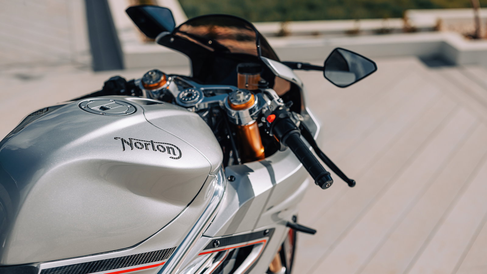 Norton V4SV