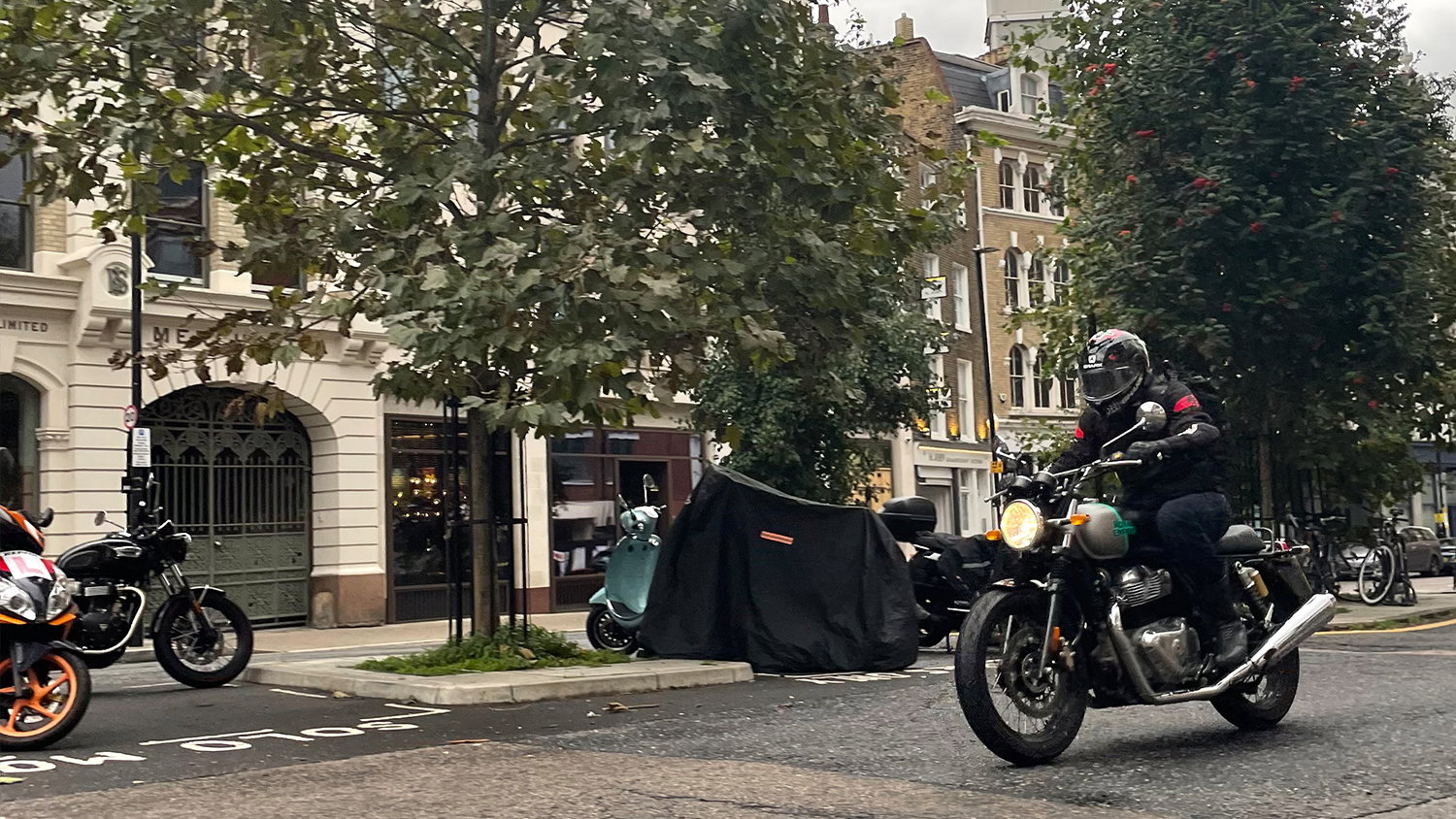 Riding the Royal Enfield Interceptor 650 in London