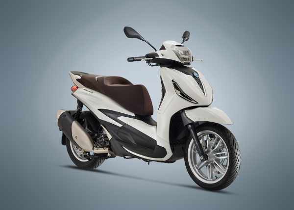 Piaggio Beverly 300 HPE 2021 scooter